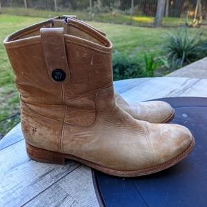 Frye Size 10 Camel Booties